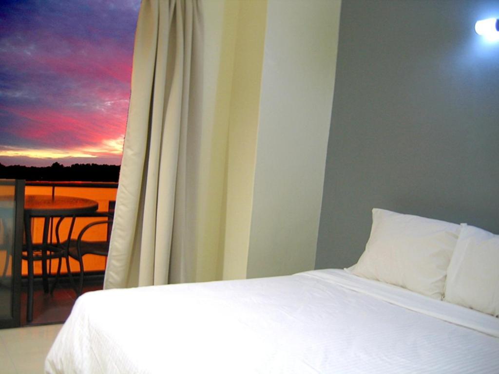 Hotel Time Johor Bahru Room photo